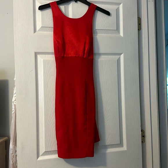 Red dress - Picture 1 of 4